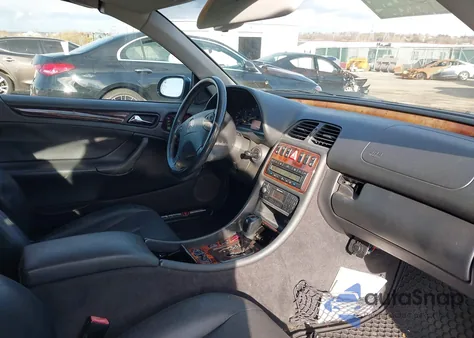 2003 Mercedes-Benz Clk 320 z USA, uszkodzony, nr VIN WDBLK65G03T138848